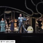 Ali Düşenkalkar Instagram - #Repost @sakm_online with @make_repost ・・・ @atlantisyapim işbirliğiyle gerçekleştirdiğimiz birbirinden değerli eserlerin sahneleneceği Turkcell Vadi Tiyatro Günleri, büyük bir hızla devam ediyor. Başrollerini Hatice Aslan, Devrim Nas, Açelya Devrim Yılhan, Gülin İyigün, Melda Narin Güler’in paylaştığı, Erdi Işık’ın yazdığı, Ali Düşenkalkar'ın yönettiği “Dali'nin Kadınları” dün akşam seyircisi ile buluştu. 2 saat süren oyun sonunda başarılı sahne performansları ile beğeni toplayan oyuncuları seyircisi tarafından dakikalarca ayakta alkışlandı. @adusenkalkar @hatisaslan @devrimnasofficial @aconyonn @guliniyigun @meldanarinimben @turkcell.vadi @atlantisyapim #TurkcellVadiTiyatroGünleri #erdiışık #etkinlik #tiyatro #açıkhavasahnesi #sakm #DalininKadınları #çolpanilhansadrialışıktiyatrosu