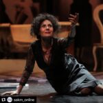 Ali Düşenkalkar Instagram - #Repost @sakm_online with @make_repost 👏🏼👏🏼👏🏼👏🏼👏🏼🙏🧿🎩🎩🎩🎩🎩🎩🎩🎩🎩🎩🎩 @atlantisyapim işbirliğiyle gerçekleştirdiğimiz Turkcell Vadi Tiyatro Günlerinde, Dali'nin Kadınları, 27 Ağustos Cuma gecesi #TurkcellVadi'de; Virginia Woolf, Frida Kahlo, Edith Piaf ve Marilyn Monroe eşliğinde #açıkhavadatiyatro şöleni yaşatacak. Hatice Aslan, Devrim Nas, Açelya Devrim Yılhan, Gülin İyigün, Melda Narin Güler sahnede, biletler @biletix'te. @adusenkalkar @hatisaslan @devrimnasofficial @aconyonn @guliniyigun @meldanarinimben @turkcell.vadi @atlantisyapim #TurkcellVadiTiyatroGünleri #erdiışık #etkinlik #tiyatro #açıkhavasahnesi #sakm #DalininKadınları #çolpanilhansadrialışıktiyatrosu Eskişehir Sivrihisar