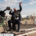 Ali Düşenkalkar Instagram - Hoş fotoğraflar ne denli zaman zaman sıkılıp ne üretken davranışlar içine girdiğimizi hoş anlatıyor. Sevgiler. @gonuldagitrt @koprufilm @erdalcindoruk @gulhantekin @nazlipinarkaya @semiherturk @ecemozkaya İstanbul Sabiha Gökçen International Airport