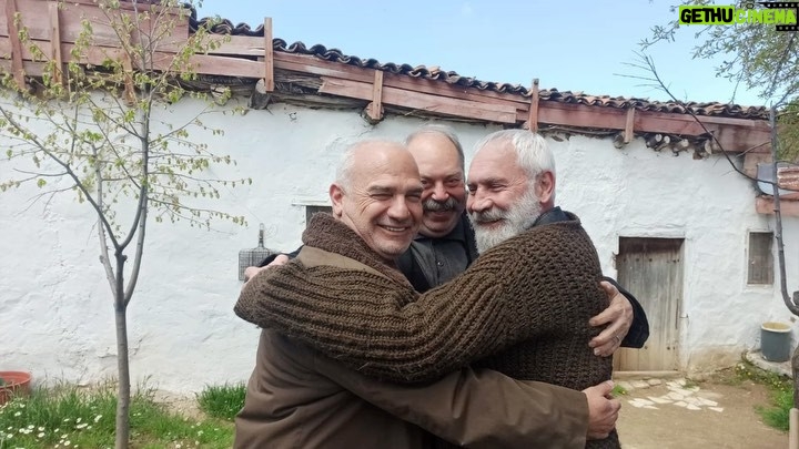 Ali Düşenkalkar - 1.7K Likes -