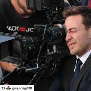 Ali Düşenkalkar Instagram - Hoş fotoğraflar ne denli zaman zaman sıkılıp ne üretken davranışlar içine girdiğimizi hoş anlatıyor. Sevgiler. @gonuldagitrt  @koprufilm @erdalcindoruk  @gulhantekin  @nazlipinarkaya  @semiherturk @ecemozkaya