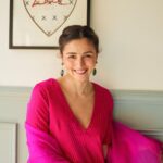Alia Bhatt Instagram – दुल्हन के यार और ढेर सारा प्यार 💕🫶🏻