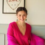 Alia Bhatt Instagram - दुल्हन के यार और ढेर सारा प्यार 💕🫶🏻