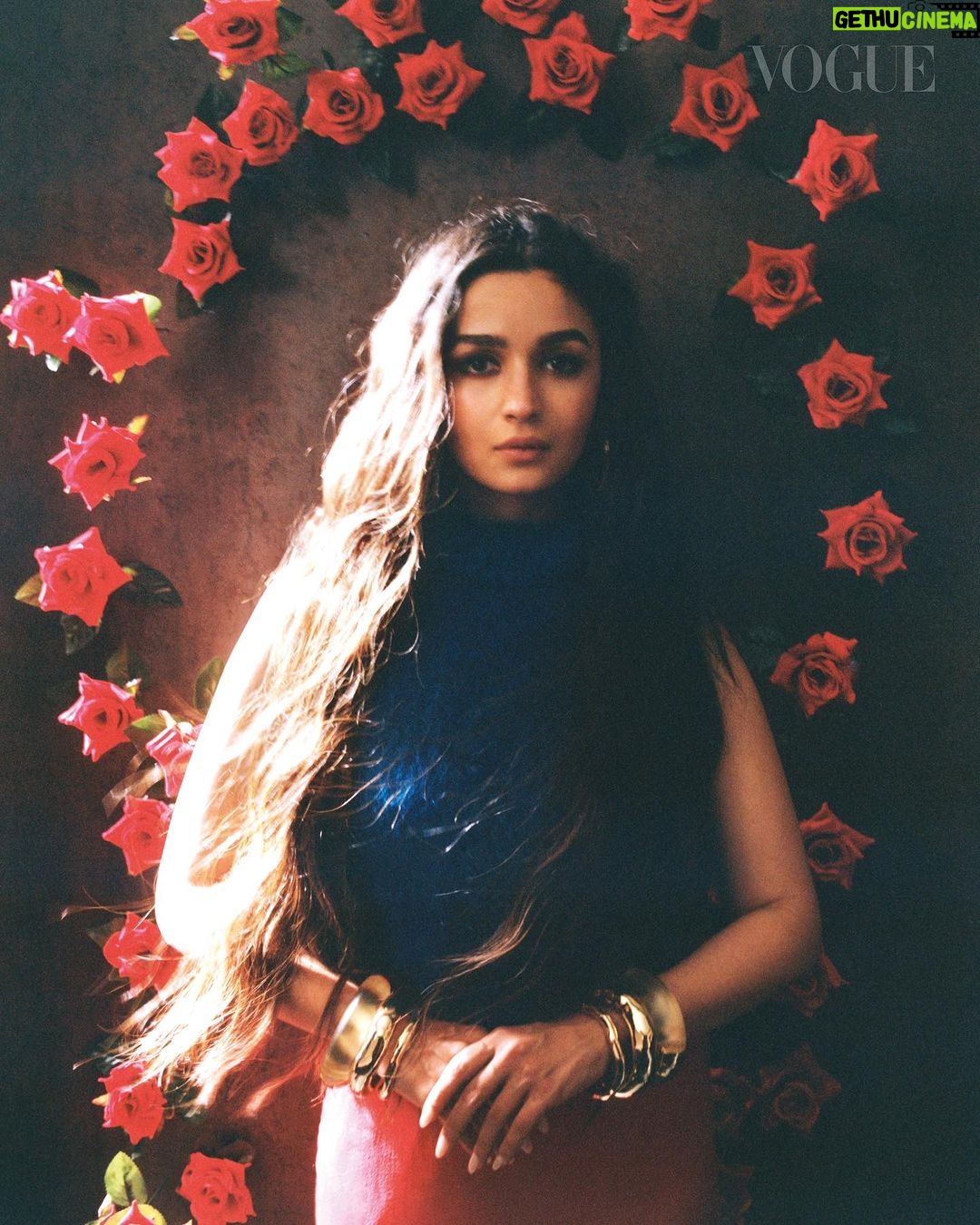 Alia Bhatt Instagram - Wake up and smell the 🌹 @voguesingapore Editor-in-chief: @monkiepoo Photographer: @ashishisshah Stylist: @nikhilmansata Fashion features editor and writer: @menon.maya Fashion coordinator: @jasmineashvinkumar Producer: @imran_khatri Associate producer: @keyurlakhani Art director: @sandesh.kambli Make-up: @puneetbsaini Hair: @mikedesir PR agency: @hypenq_pr Production: @ikp.insta Outfit: @gucci Photographer’s assistants: @itsanishanish Stylist’s assistant: @roshnisukhlecha Fashion intern: @_vrahishtaa