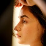 Alia Bhatt Instagram - & we're rolling .. 🎥 day one of bringing our jigra to life.. stay tuned as we bring to you a piece of our hearts.. fingers and toes crossed for the journey aheaddddddd .. love TEAM JIGRA