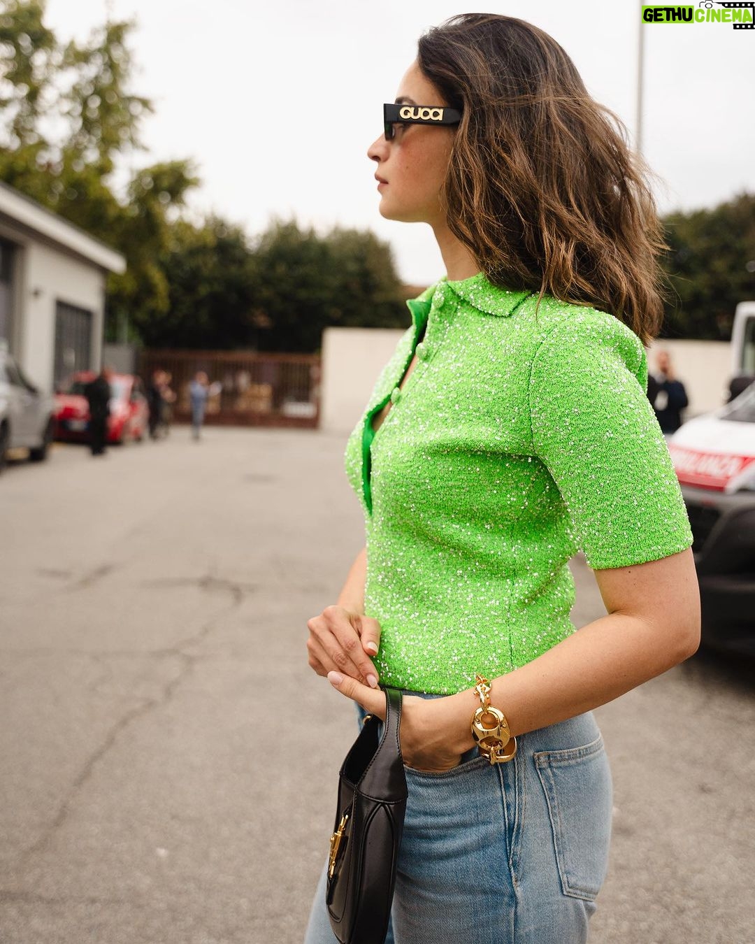 Alia Bhatt Instagram - Personal style but guccified 💅🏾 #GucciAncora @gucci @sabatods 💚💚