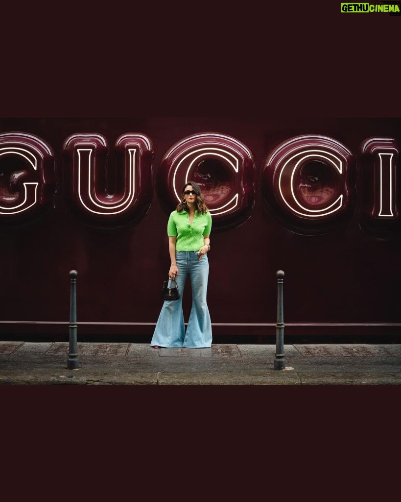 Alia Bhatt Instagram - Personal style but guccified 💅🏾 #GucciAncora @gucci @sabatods 💚💚