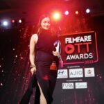Alia Bhatt Instagram - Filmfare night 🐈‍⬛🖤