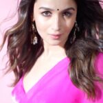 Alia Bhatt Instagram - Becoming RANI 👑💖 P.S. Thank you for all the love for our Prem Kahaani ♥️💯♥️