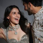 Alia Bhatt Instagram - Rocky aur Rani ki kal shaam ki kahaani✨ Swipe to see how the kaahani ended😬 #RockyAurRaniKiiPremKahaani in cinemas on July 28!