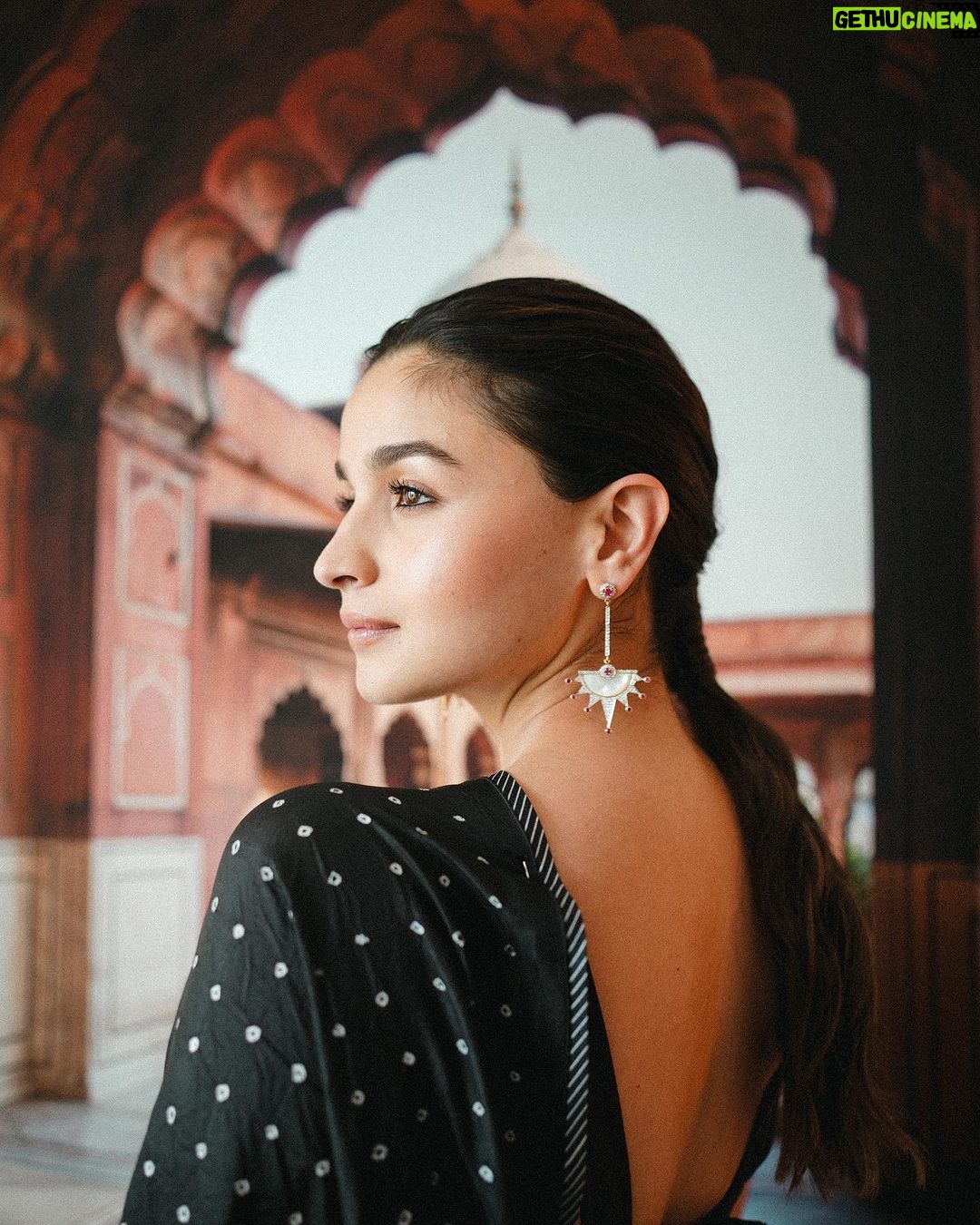 Alia Bhatt Instagram - Made a quick trip to दिल्ली and spoke from my दिल to support #MissionStartAbOnPrime 🤍 @primevideoin Many thanks to Principal Scientific Advisor, Govt of India, Ajay Kumar Sood ji for his support of this initiative to discover grassroots entrepreneurs in India