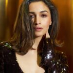 Alia Bhatt Instagram - and that’s the tea… i mean Koffee 🤎🙃