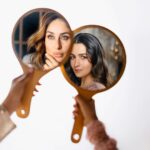 Alia Bhatt Instagram - 💁‍♀️🪞♥️ Can it get any better… 😉 P.S. Can someone please cast us in a film together…although we may spend most of our time on set reflecting 🪞😋