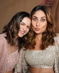 Alia Bhatt Instagram - 💁‍♀️🪞♥️ Can it get any better… 😉 P.S. Can someone please cast us in a film together…although we may spend most of our time on set reflecting 🪞😋