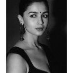 Alia Bhatt Instagram - Rani-Glam 🖤