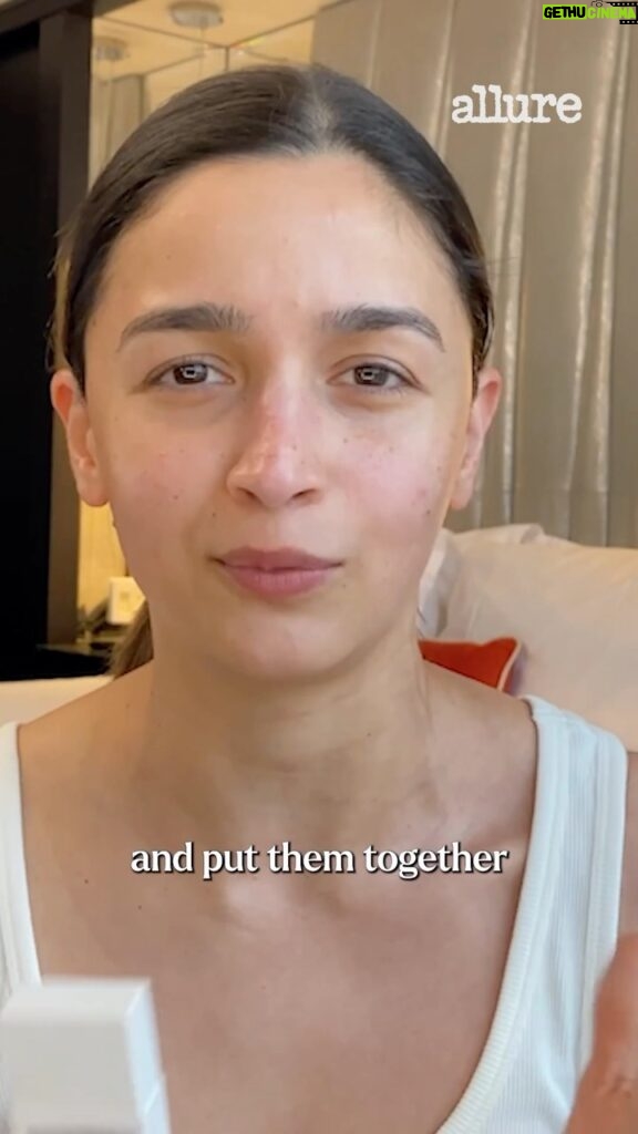 Alia Bhatt Instagram - The first rule of thumb for #AliaBhatt’s sunburnt glow routine is opting for a skin tint ✨ Watch the star walk us through her #beauty routine at the link-in bio.