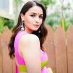 Alia Bhatt Instagram - and so it begins… #RockyAurRaniKiiPremKahaani in Vadodara 💕
