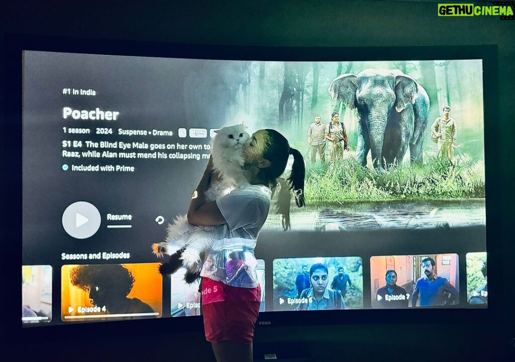 Alia Bhatt Instagram - & just within a day of its release, Poacher is #1 in India! 🐘🖤 So thrilled and excited for the love it’s receiving! To everyone who hasn't yet, watch now on @primevideoin. @richie.mehta @nimisha_sajayan @roshan.matthew @dibyenduofficial @qcfilmco @eternalsunshineproduction @mansfield.ray @sean.p.mckittrick #PoacherOnPrime