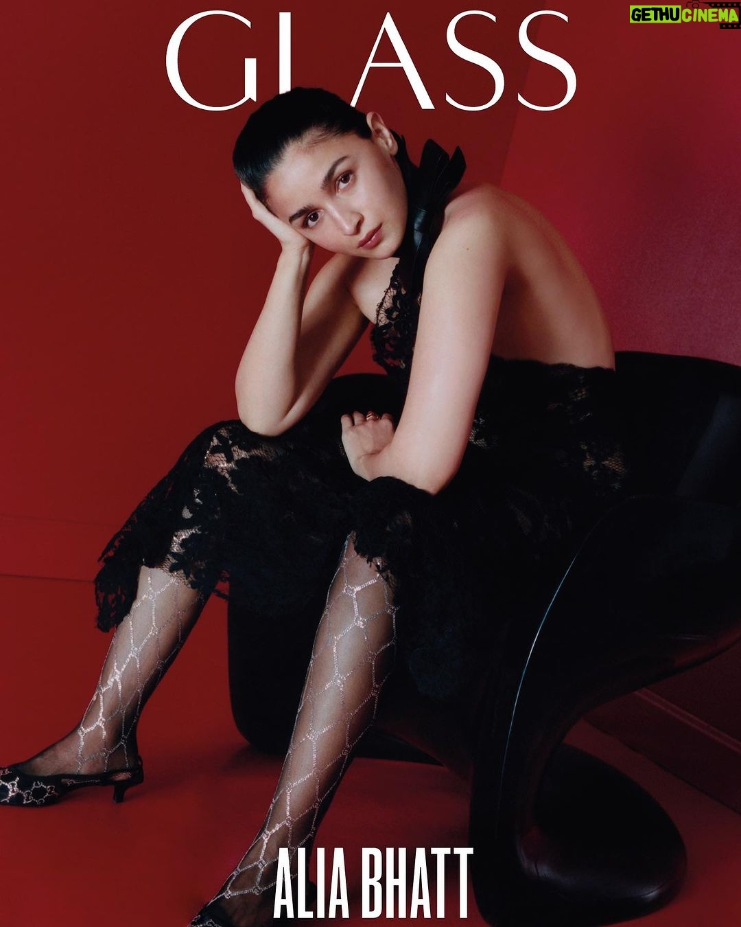 Alia Bhatt Instagram - πͺπ€ @theglassmagazine Photographer: @leabwinkler Stylist: @anatolli Make Up: @misha212 Hair: @davidvoncannon Nails: @huestipsbymarie Set design: @wayoutstudioco @ecmagidson @henrique_cirilo @11thhouseagency Production: @fox.and.leopard Executive producer: @sweetbabyjudkins Producer: @spindycrawford On set producer: @ilonski All clothing: @gucci