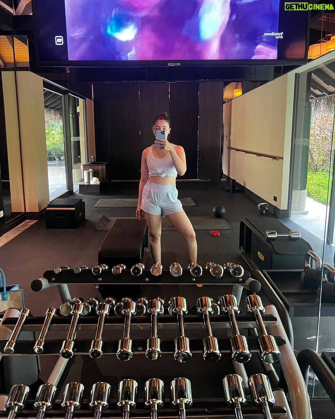Alia Bhatt Instagram - Many moods & a million mirror selfies 💫