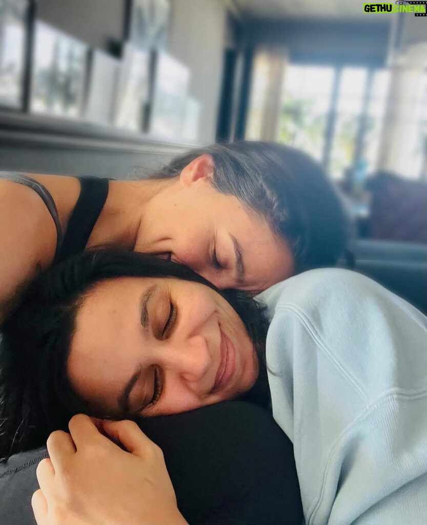 Alia Bhatt Instagram - we are cuddly sleepers 💛💛💛💛💛 re-united at last 🥹 @shaheenb
