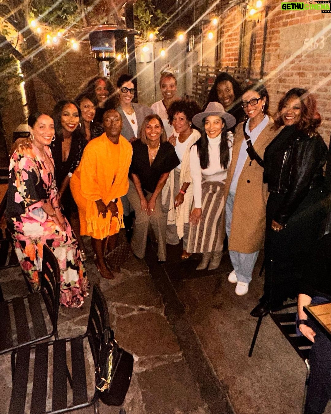 Alicia Garza Instagram - A few days on the West Coast … gave a talk in Colorado, hopped over to the Bay where I got to give a talk at @solidarity_ccsf and spend some quality time with my loved ones, recorded some new episodes of @ladydonttakenopod, then to Los Angeles to be reminded of the power of sisterhood. My good sis @angelarye gave me quite a few important words, but most importantly, that word about how we use our time and what we invite in based on how we use our time. This week I spent my time strengthening old bonds, caring for a few that were in repair, and building new bonds. In doing so, I’m inviting abundance, connection, clarity and forgiveness. Ready.