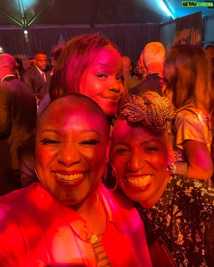 Alicia Garza Instagram - I love a party and also I be hiding out from the party — weird shit. But I’m so glad I went out last night on the last day of Black People Month — got to hug on some people I ain’t seen in a minute and as always, put some birds in the air. These days I’m more focused on being in the moment than in the picture — but these are some of the photos the homies caught! We gon be alright. Thank you @vp for having us at your crib — and we had a time for sure!