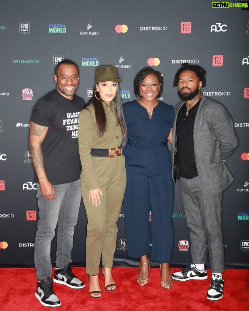 Alicia Garza Instagram - When my sis @angelarye says “sissy come have a conversation with me and some good ass people like @marclamonthill and @philsomething” I’m like girl SAY LESS! From @blackmenbuild to @unclebobbies to @blackfutureslab — we out here building for the people. Thank you #AC3 for having us!