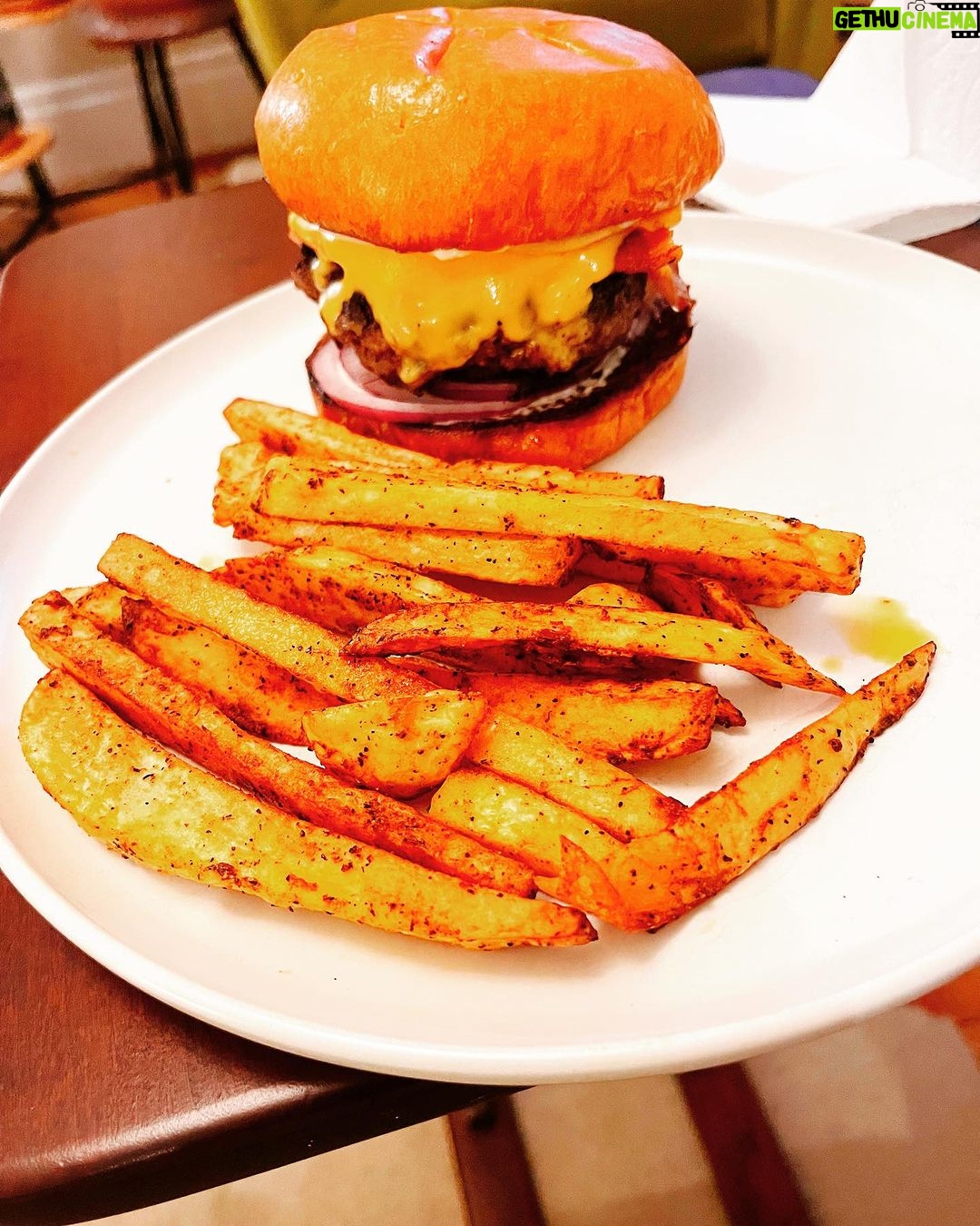 Alicia Garza Instagram - Came home through the friendly skies today and really craved a cheeseburger … so I decided to make one. Onions, Dijon and mayonnaise only. Patty has mushrooms and garlic and spices. That thang was THANGIN