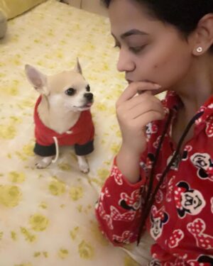 Alika Nair Instagram - Google And Mummy #twinning #redvelvet #Mummy #Loves #Google 🐕🐾