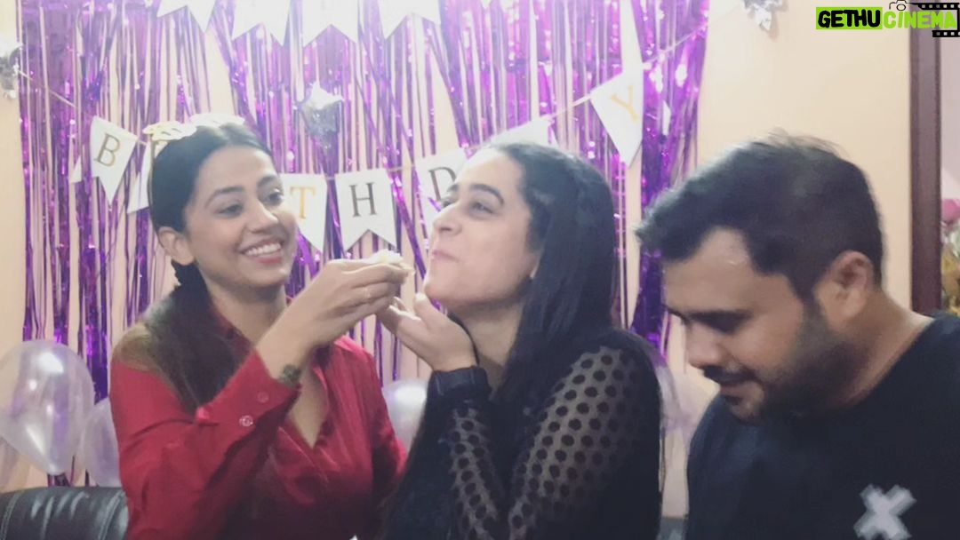Alika Nair Instagram - Birthday ๐ #latepost Birthday Bash ( Surprised ) as I was unwell.... Spent well #thankyou all #birthdaygirl #birthdaywishes #home #birthdaycake @akshikanair @viamrshkekulwar @sachinkekulwar @yachnanair @max.sudan.9999 @ankitshah_ & Ashima nair @sahilsethi0003 @arindam.banerjee @jack_himanshu & (Srushti) Noorie Aradhna Maa & Komal Sir Nishant ji ..... #life #stayhealthy #staystrong #staypositive #staymotivated #stayfit #stayfocused @instagram @agnivayu2021 @agnivayu_fanpage @sufiyana_pyaar_mera @mitegilakshmanrekha__vishan @smok.actress @alika_nair_official @harasindoor_vani_alika_fanpage @parshuram_mandodari_alika_fan @harshakhparullubaithahai @colorstv @atrangiitvandapp @kaisa_hai_ye_rishta_anjana @dangal_tv_channel Mumbai, Maharashtra