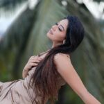 Alika Nair Instagram - Koi Si 🤎 #trendingreels #loveyourself Mumbai, Maharashtra