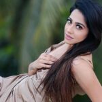 Alika Nair Instagram - Koi Si 🤎 #trendingreels #loveyourself Mumbai, Maharashtra
