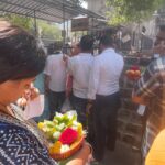 Alika Nair Instagram - Har Har Mahadev 🙏 …. Basant Panchami ki sabko shubh kamanaein 🙏 ! Happy Valentines Day 💕 Too 🙈🌹. #jyotirlinga_trimbakeshwar_mahadev ( Mandir me bhi class and categories …. Public toilet me 50 rs. Charge kar rahe hain…. ! Kya chal kya raha hain ? Pooja ki Yeh wali tokri le jao didi aapki pararthna avashya poori hogi 🥹 . Arey meri prarthna is tokri ???? Nahi matlab kaise kar lete hain log 💵 🤑💰 𝐓𝐑𝐈𝐌𝐁𝐀𝐊𝐄𝐒𝐇𝐖𝐀𝐑 𝐉𝐘𝐎𝐓𝐈𝐑𝐋𝐈𝐍𝐆