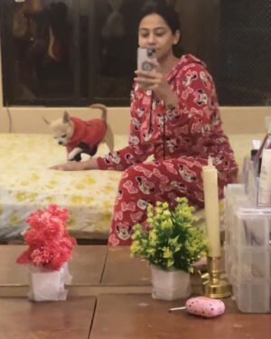 Alika Nair Instagram - Google And Mummy #twinning #redvelvet #Mummy #Loves #Google 🐕🐾