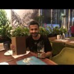 Alireza Jafari Instagram - خوشحالم اولین فیلم سینماییم رو با آقای مهرجویی کار کردم و الان اولین جایزه‌ بازیگریم رو از دست آقای مسعود کیمیایی برای فیلم کوتاه چندش به نویسندگی و کارگردانی رضا نجاتی عزیز گرفتم...💖 هیات داوران(جواد طوسی سعید قطبی زاده سیاوش اسعدی)