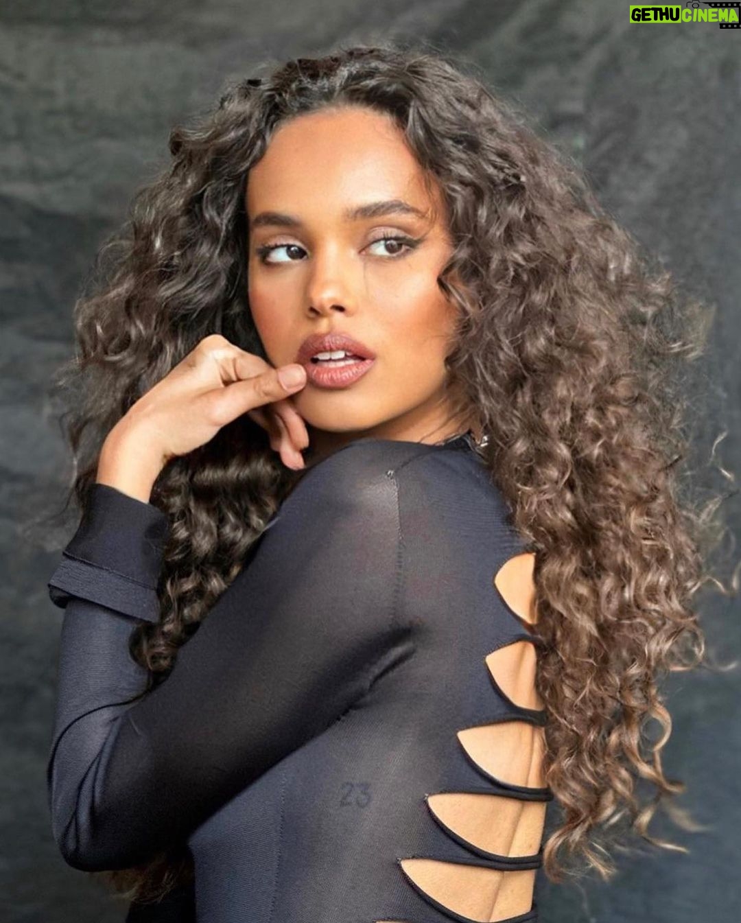 Alisha Boe Instagram - From a good hair day