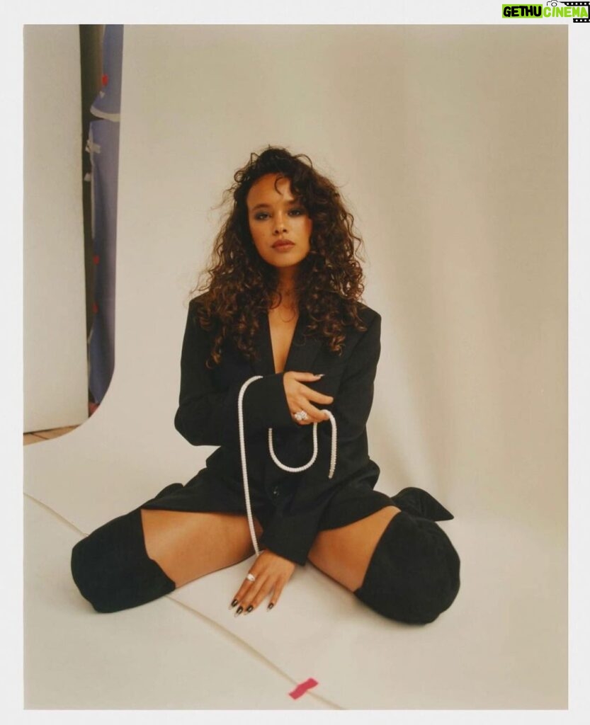 Alisha Boe Instagram - @wonderland ————————— Photography by @rhysframpton Styling by @toniblaze Interview by @gideonadlon Words by @ella_b18 Makeup by @kennethsohmakeup at @thewallgroup Hair by @kenorourke1 at @premierhairandmakeup Nails by @edytabetka_nailpro at @agencyofsubstance Editorial Director @huwgwyther Editor @ella_b18 Deputy Editor @scarlintheshire Cover Design by @livi.av Senior Producer @fb__productions Fashion assistants @yascwilliams @naomiodiaa Photo assistant @josh_showell