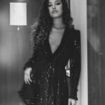 Alisha Boe Instagram - Such a lovely night and a beautiful show by @ysl ❤️‍🔥 📸 - @pierarnophoto Makeup by the amazing @harold_james Hair by the wonderful @josephpujalte Paris, France