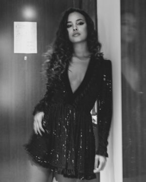 Alisha Boe Instagram - Such a lovely night and a beautiful show by @ysl ❤️‍🔥 

📸 -  @pierarnophoto 

Makeup by the amazing @harold_james 
Hair by the wonderful @josephpujalte