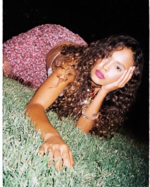 Alisha Boe Instagram - On film by @jonnybgreat
Makeup: @ysabellesar 
Stylist: @alyssaon_ 
❤️❤️