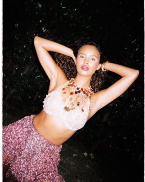 Alisha Boe Instagram - On film by @jonnybgreat
Makeup: @ysabellesar 
Stylist: @alyssaon_ 
❤️❤️