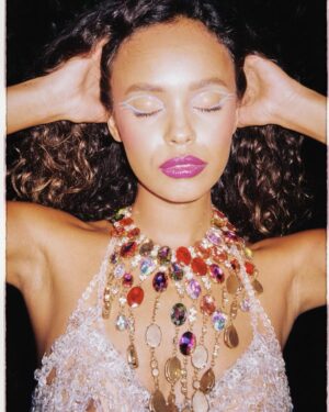 Alisha Boe Instagram - On film by @jonnybgreat
Makeup: @ysabellesar 
Stylist: @alyssaon_ 
❤️❤️