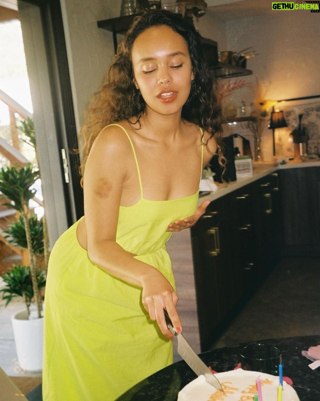 Alisha Boe - 288.6K Likes - :)
