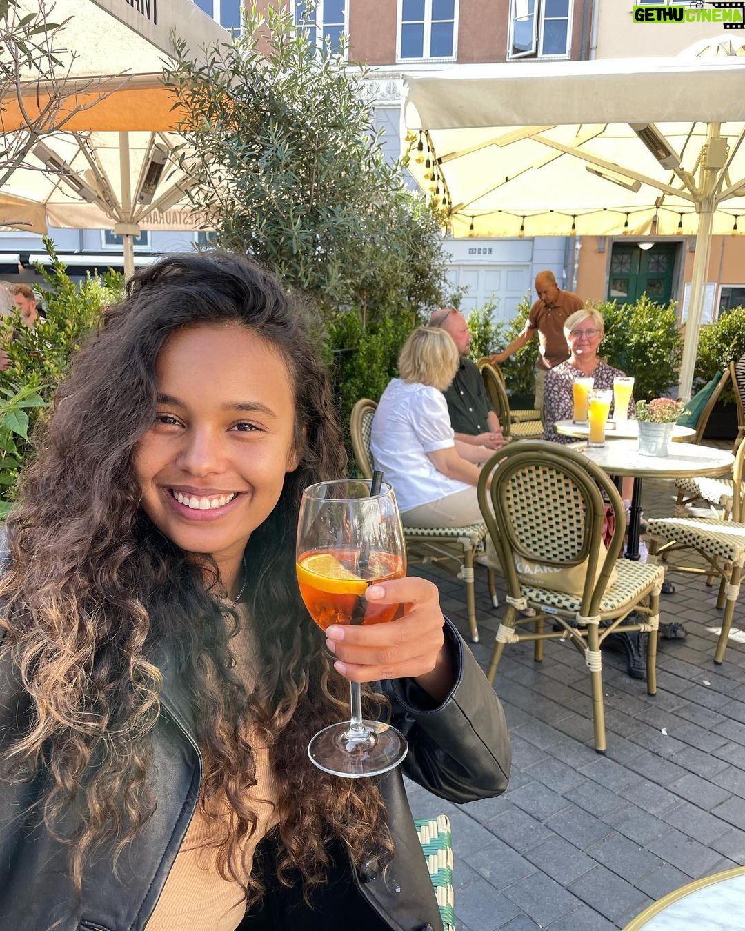 Alisha Boe - 375.9K Likes - Me and my bff! 😮💨🥳