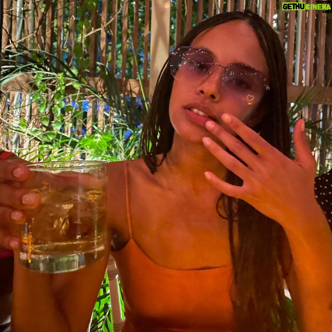 Alisha Boe - 321.8K Likes - U used to call me on my cell phone👿🙄