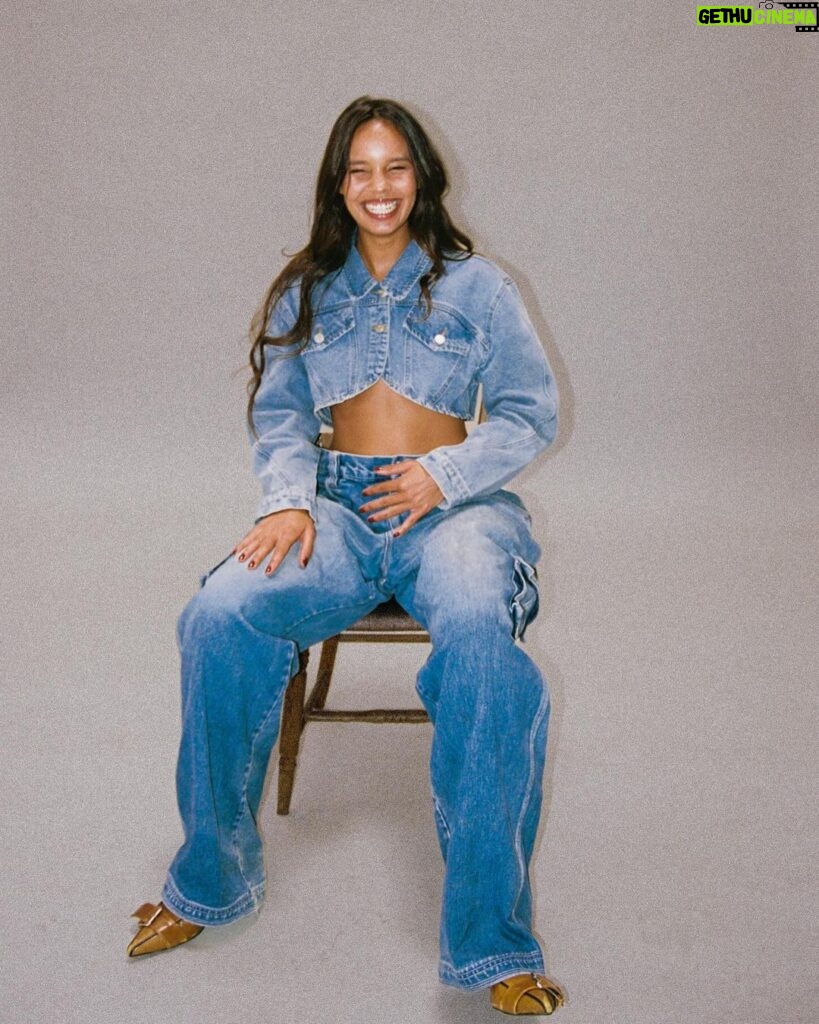 Alisha Boe Instagram - I love my community ♥ Creative Direction and Photography by my sister @skyeeblu x @persona.theshop an LA based female owned store by @jasmineejuliee 💌 this one is for the girliessss💅🏽