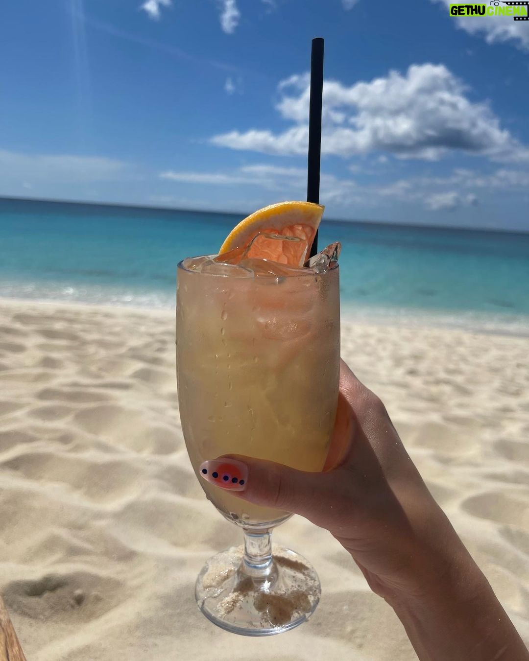 Alissa Violet Instagram - 🌅vacation camera rollllll