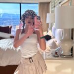 Alissa Violet Instagram - never forget that everyone is a princess👸💖 eeeiiee 🐬✨