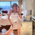 Alissa Violet Instagram - never forget that everyone is a princess👸💖 eeeiiee 🐬✨